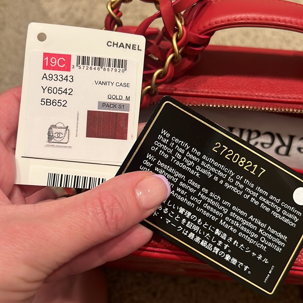 Chanel Vanity Case Bag Medium Size in rich red color - Picture 11 of 13
